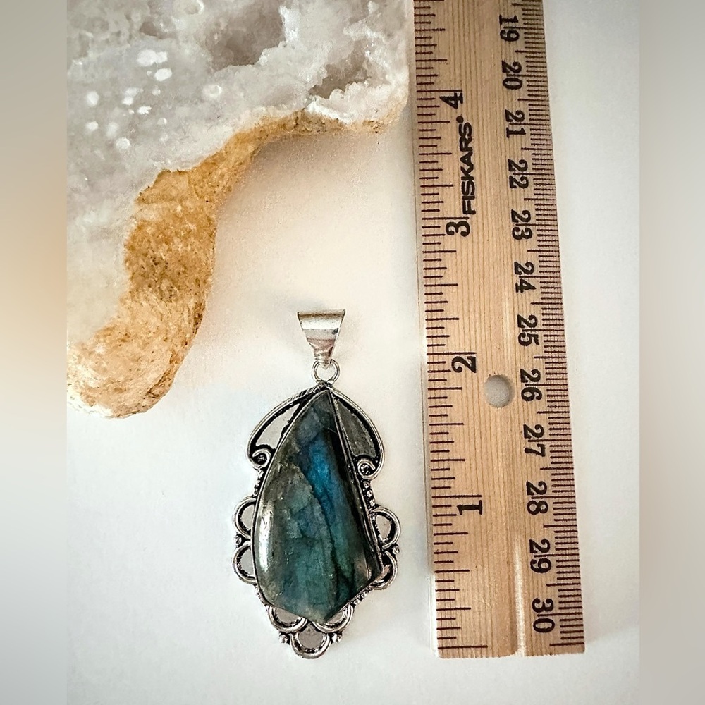 High grade Labradorite pendant - Picture 6 of 6